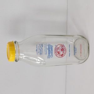 Homestead Creamery 2018 Quart Milk Bottle Burnt Chimney VA with Plastic Lid